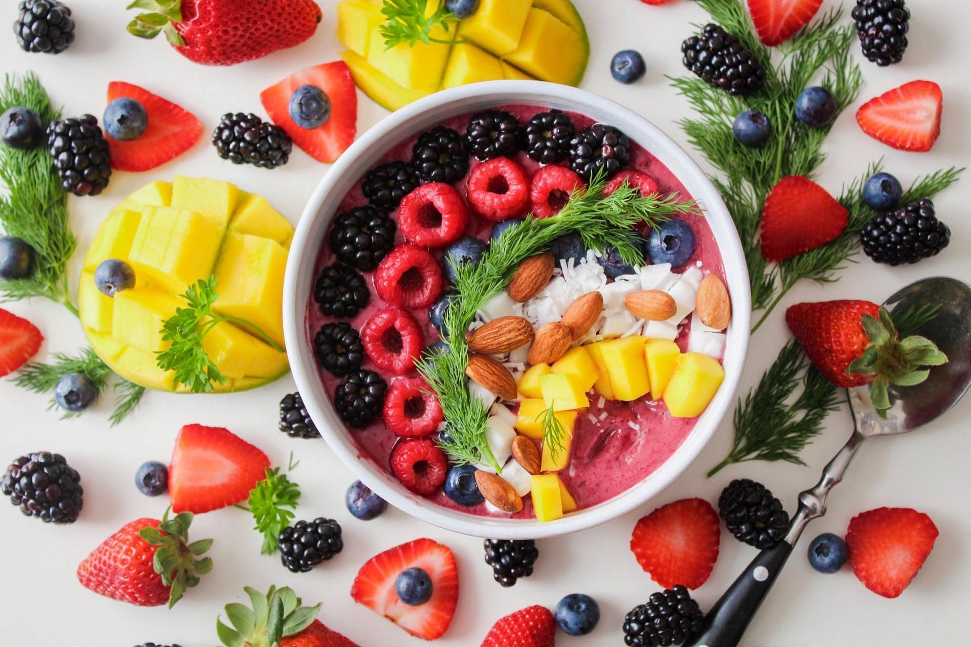 Never drink water while eating (image sourced via Pexels / Photo by jane)
